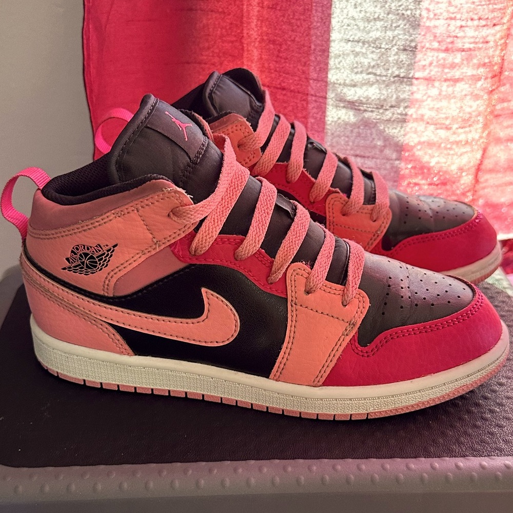 NIKE AIR JORDAN 1 MID PINK CORAL CHALK PINKSICLE PS SIZE 3Y